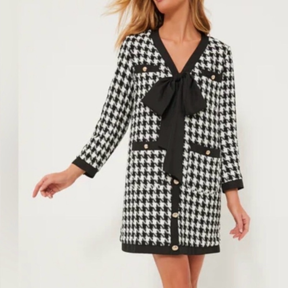 Pomander Place from Tuckernuck Black & White Houndstooth Tie-Neck Dress size L
